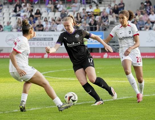 Womens football in Essen FOR EDITORIAL PURPOSES ONLY EDITORIAL USE ONLY p Annalena Rieke of SGS Essen in the match against SC Freiburg The match between SGS Essen and SC Freiburg on 02 05 2025 at the Essen stadium at Hafenstraße 97a ended 0 0 Michael Gohl FUNKE Foto Services p Sport Deutschland Nordrhein Westfalen Essen Copyright MichaelxGohl Copyright: MichaelxGohl doc80gsijdmhqpsn312va ,EDITORIAL USE ONLY Copyright: MichaelxGohl