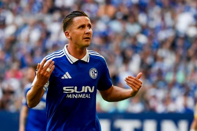 Paul Seguin FC Schalke 04 looks on during the Second Bundesliga match between FC Schalke 04 and SC Paderborn 07, Veltins Arena on 02 May 2025 in Gelsenkirchen, Germany Photo by Max Maiwald DeFodi Images Paul Seguin FC Schalke 04 looks on during the Second Bundesliga match between FC Schalke 04 and SC Paderborn 07 at Veltins Arena on May 2, 2025 in Gelsenkirchen Germany Photo by Max Maiwald DeFodi Images DFL regulations prohibit any use of photographs as image sequences and or quasi video Photo by Max Maiwald DeFodi Images