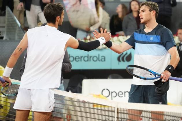 TENNIS - MUTUA MADRID OPEN 2025 Laurent Lairys MAXPPP - Lorenzo Musetti of Italia and Jack Draper of Grande-Bretagne during the Mutua Madrid Open 2025, ATP, Tennis Herren Masters 1000 and WTA, Tennis Damen 1000, tennis tournament on 02May 2025 at Caja Magica in Madrid, Spain - Photo Laurent Lairys MAXPPP Madrid Spain  Copyright: xMAXPPPxLaurentxLairysx LLR202505021235 LLR202505021235