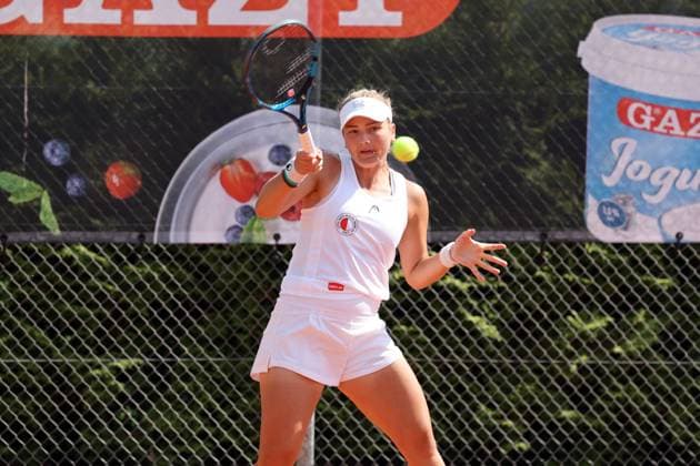 02 05 25 TEC Waldau LTTC Rot Weiß Berlin Germany, Stuttgart, 03 05 2024, Tennis, Womens Bundesliga, TEC Waldau LTTC Rot Weiß Berlin Jenny DuÌˆrst LTTC Rot Weiß Berlin