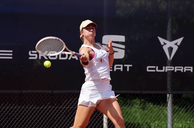 02 05 25 TEC Waldau LTTC Rot Weiß Berlin Germany, Stuttgart, 03 05 2024, Tennis, Womens Bundesliga, TEC Waldau LTTC Rot Weiß Berlin Jessie Aney LTTC Rot Weiß Berlin