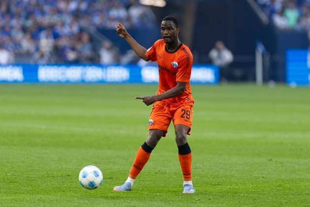 2 Fußball Bundesliga, FC Schalke 04 SC Paderborn 02 05 2025 Ilyas Ansah SC Paderborn, 29 2 Fußball Bundesliga, FC Schalke 04 SC Paderborn, 32 Spieltag, am 02 05 2025, Veltins Arena, Gelsenkirchen DFL regulations prohibit any use of photographs as image sequences and or quasi video Copyright: xBEAUTIFULxSPORTS Meuselx