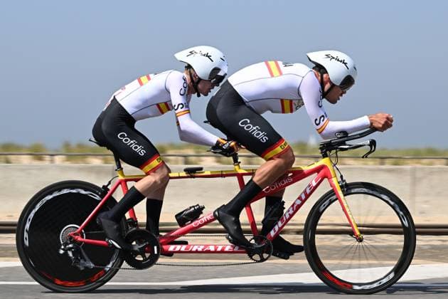 Spanish RODRIGO CANTO Nacho and HERNANDEZ MARTINEZ Oscar pictured in action during the time trials at the UCI Para-Cycling Road World Cup event, Friday 02 May 2025, in Oostende. The UCI Para-Cycling Road World Cup takes place from 01 to 04 May in Oostende and Brugge. LUCxCLAESSEN  x122468343x