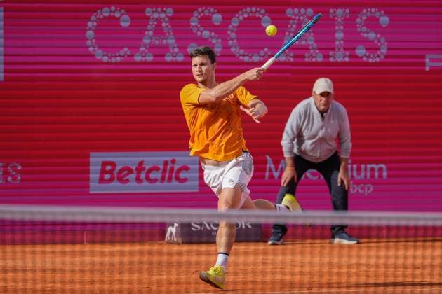 Miomir Kecmanovic Vs Nuno Borges in Estoril, Portugal - 2 May 2025 Miomir Kecmanovic of Serbia seen in action with Nuno Borges (Not in view) during the Quarterfinals of Millennium Estoril Open Challenger 175 tennis tournament at the Clube de Tenis do Estoril. Final score: Miomir Kecmanovic 2:1 Nuno Borges Estoril Portugal Copyright: xBrunoxdexCarvalhox xSOPAxImagesx brunodecarvalho_estorilopen25-1299