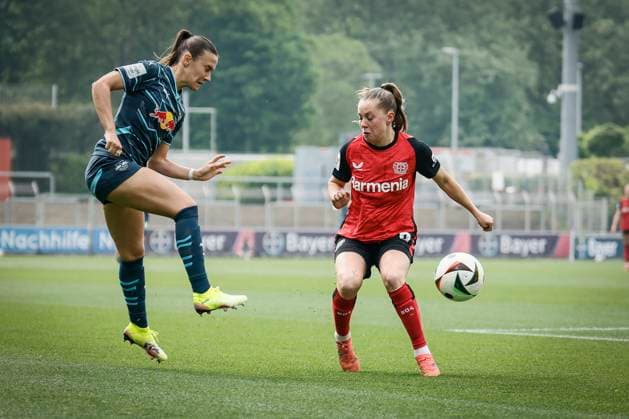 Womens Soccer Bundesliga Bayer 04 Leverkusen RB Leipzig, 03 05 2025 Lara Marti RB Leipzig, 30 , Janou Levels Bayer 04 Leverkusen, 5 Bayer 04 Leverkusen RB Leipzig on matchday 21 of the Google Pixel Womens Bundesliga on 03 05 2025 at the Ulrich Haberland Stadium in Leverkusen North Rhine-Westphalia DFL REGULATIONS PROHIBIT ANY USE OF PHOTOGRAPHS AS IMAGE SEQUENCES AND OR QUASI VIDEO Copyright: xBEAUTIFULxSPORTS AxelxKohringx