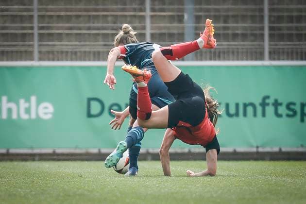 Womens Soccer Bundesliga Bayer 04 Leverkusen RB Leipzig, 03 05 2025 Victoria Krug RB Leipzig, 20 and Janou Levels Bayer 04 Leverkusen, 5 during the artistic duel Bayer 04 Leverkusen RB Leipzig on matchday 21 of the Google Pixel Womens Bundesliga on 03 05 2025 at Ulrich Haberland Stadium in Leverkusen North Rhine-Westphalia DFL REGULATIONS PROHIBIT ANY USE OF PHOTOGRAPHS AS IMAGE SEQUENCES AND OR QUASI VIDEO Copyright: xBEAUTIFULxSPORTS AxelxKohringx