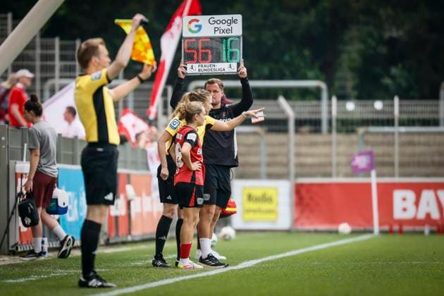 Womens Soccer Bundesliga Bayer 04 Leverkusen RB Leipzig, 03 05 2025 Substitution at Leverkusen for Juliette Vidal Bayer 04 Leverkusen, 56 comes Sofie Zdebel Bayer 04 Leverkusen, 16 Bayer 04 Leverkusen RB Leipzig on matchday 21 of the Google Pixel Womens Bundesliga on 03 05 2025 at Ulrich Haberland Stadion in Leverkusen Nordrhein Westfalen DFL REGULATIONS PROHIBIT ANY USE OF PHOTOGRAPHS AS IMAGE SEQUENCES AND OR QUASI VIDEO Copyright: xBEAUTIFULxSPORTS AxelxKohringx