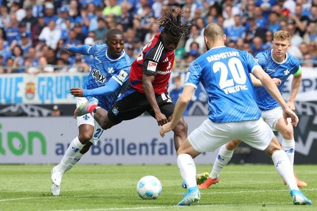 2025 05 03 xJFAx 2 Bundesliga SV Darmstadt 98 Hamburger SV v l , Matondo Merveille Papela SV Darmstadt 98 , Goal shot Fabio Balde Hamburger SV , Aleksander Vukovic SV Darmstadt 98 DFL DFB REGULATIONS PROHIBIT ANY USE OF PHOTOGRAPHS as IMAGE SEQUENCES and or QUASI VIDEO Copyright: JoaquimxFerreira