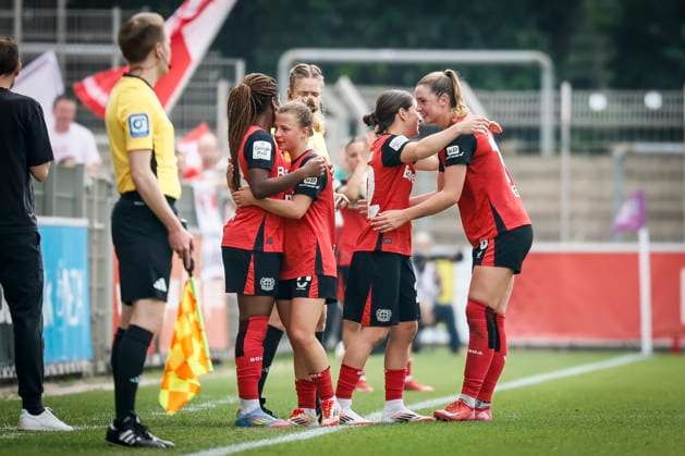 Womens Soccer Bundesliga Bayer 04 Leverkusen RB Leipzig, 03 05 2025 Karolina Lea Vilhjalmsdottir Bayer 04 Leverkusen, 18 is replaced Bayer 04 Leverkusen RB Leipzig on matchday 21 of the Google Pixel Womens Bundesliga on 03 05 2025 at Ulrich Haberland Stadium in Leverkusen North Rhine-Westphalia DFL REGULATIONS PROHIBIT ANY USE OF PHOTOGRAPHS AS IMAGE SEQUENCES AND OR QUASI VIDEO Copyright: xBEAUTIFULxSPORTS AxelxKohringx