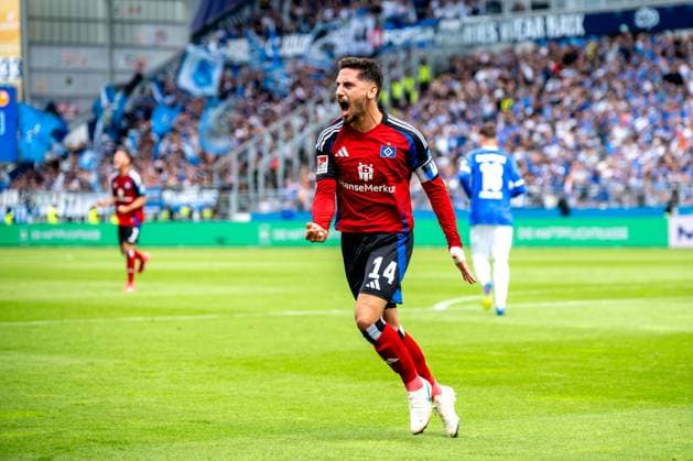 2 Bundesliga SV Darmstadt 98 Hamburger SV 03 05 2025 Cheers after the goal by Ludovit Reis Hamburger SV, 14 to 0 1 2 Bundesliga SV Darmstadt 98 Hamburger SV, 03 05 2025 at Merck Stadion, Darmstadt DFL REGULATIONS PROHIBIT ANY USE OF PHOTOGRAPHS AS IMAGE SEQUENCES AND OR QUASI VIDEO Copyright: xBEAUTIFULxSPORTS Gelhardtx
