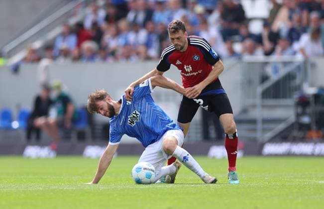 03 05 2025, xdcx, Soccer 2 Bundesliga, SV Darmstadt 98 Hamburger SV, emonline, emspor, despor, v l , Killian Corredor SV Darmstadt 98 , Jonas Meffert Hamburger SV DFL DFB REGULATIONS PROHIBIT ANY USE OF PHOTOGRAPHS AS IMAGE SEQUENCES AND OR QUASI VIDEO Copyright: HMBxMedia Claus