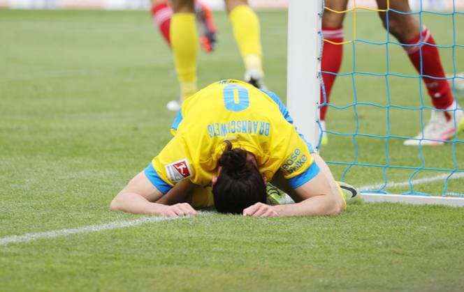 Eintracht BS vs Fortuna Düsseldorf Braunschweig, 03 05 2025, Soccer, Season 24 25, 2 Bundesliga, 32 Matchday, Eintracht Braunschweig vs Fortuna Düsseldorf, Picture shows Rayan Philippe BTSV, 9 Braunschweig