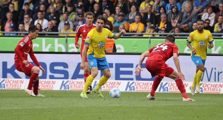 Eintracht BS vs Fortuna Düsseldorf Braunschweig, 03 05 2025, Soccer, Season 24 25, 2 Bundesliga, 32 Matchday, Eintracht Braunschweig vs Fortuna Düsseldorf, Picture shows Rayan Philippe BTSV, 9 Braunschweig