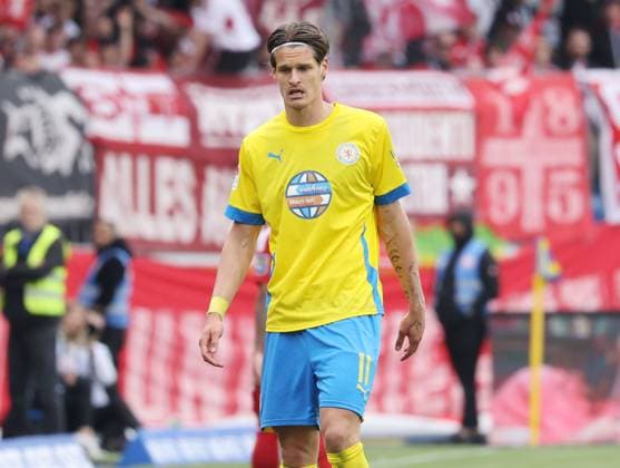Eintracht BS vs Fortuna Düsseldorf Braunschweig, 03 05 2025, Football, Season 24 25, 2 Bundesliga, 32 Matchday, Eintracht Braunschweig vs Fortuna Düsseldorf, Picture shows Levente Szabo BTSV, 11 Braunschweig