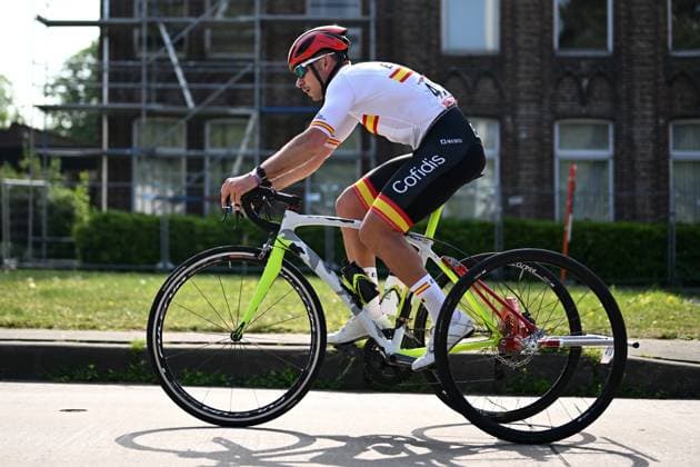 A Spanish rider pictured in action during the road races at the UCI Para-Cycling Road World Cup event, Saturday 03 May 2025, in Brugge. The UCI Para-Cycling Road World Cup takes place from 01 to 04 May in Oostende and Brugge. LUCxCLAESSEN  x122525825x