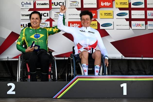 Sport Bilder des Tages Second WH2 Brazil s Gilmara Sol do Rosario Goncalves and winner WH2 Italy s Roberta Amadeo celebarte on the podium at the road races at the UCI Para-Cycling Road World Cup event, Saturday 03 May 2025, in Brugge. The UCI Para-Cycling Road World Cup takes place from 01 to 04 May in Oostende and Brugge. LUCxCLAESSEN  x122532450x