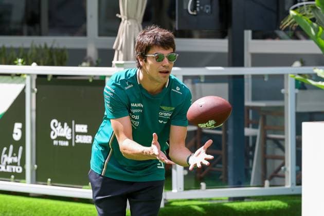 Lance Stroll Aston Martin Aramco in the paddock playing with a football, Grand Prix of Miami, Motorsport, Men, Formula 1, Sprint, 03 05 2025 Miami Florida USA Copyright: xkolbert-press ChristianxKolbertx