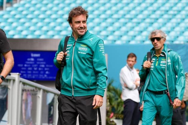 Fernando Alonso Aston Martin Aramco in the paddock, Grand Prix of Miami, Motorsport, Men, Formula 1, Sprint, 03 05 2025 Miami Florida USA Copyright: xkolbert-press ChristianxKolbertx