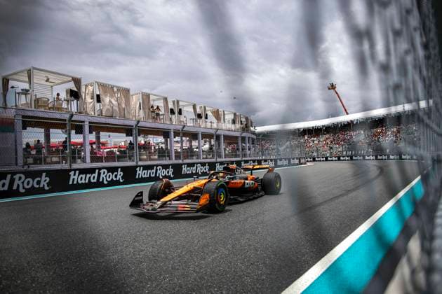 F1 - MIAMI GRAND PRIX 2025 81 PIASTRI Oscar (aus), McLaren F1 Team MCL39, action during the Formula 1 Crypto.com Miami Grand Prix 2025, 6th round of the 2025 FIA Formula One World Championship, WM, Weltmeisterschaft from May 2 to 4, 2025 on the Miami International Autodrome, in Miami Gardens, Florida, United States of America - Miami GardensUnited States  Copyright: xXavixBonillax