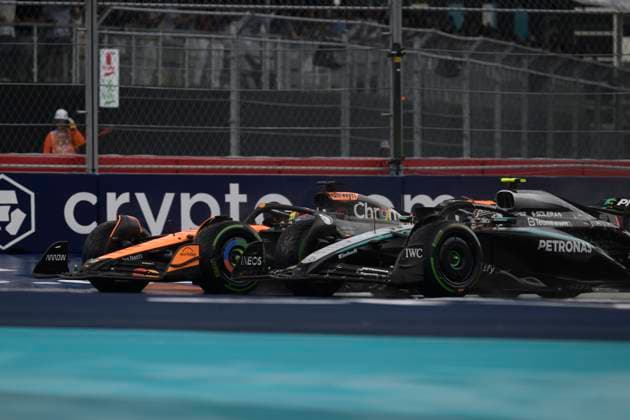 F1 - MIAMI GRAND PRIX 2025 12 KIMI ANTONELLI Andrea (ita), Mercedes AMG F1 Team W16, 04 NORRIS Lando (gbr), McLaren F1 Team MCL39, action during the Formula 1 Crypto.com Miami Grand Prix 2025, 6th round of the 2025 FIA Formula One World Championship, WM, Weltmeisterschaft from May 2 to 4, 2025 on the Miami International Autodrome, in Miami Gardens, Florida, United States of America - Miami GardensUnited States Copyright: xCharlyxLopezx