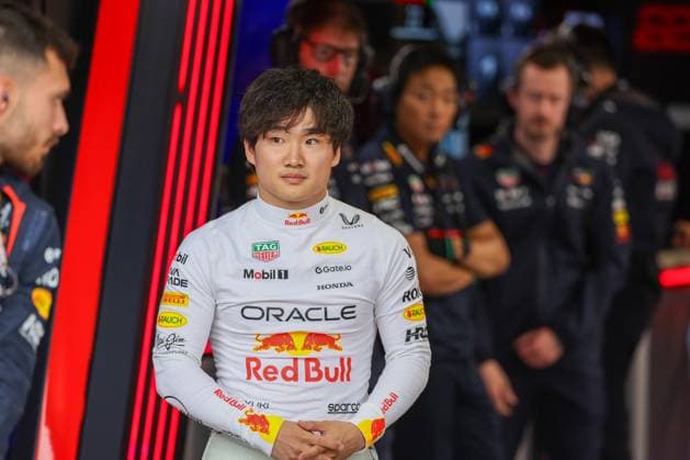 Yuki Tsunoda Oracle Red Bull Racing in the pits before the sprint, Grand Prix of Miami, Motorsport, Men, Formula 1, Sprint, 03 05 2025 Miami Florida USA Copyright: xkolbert-press ChristianxKolbertx