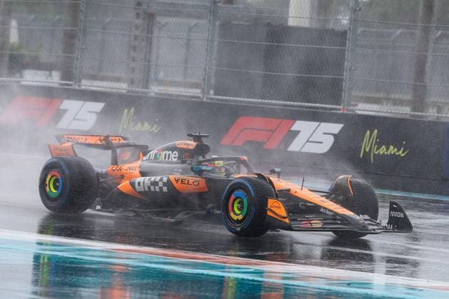 Oscar Piastri McLaren Formula 1 Team in the rain, Grand Prix of Miami, Motorsport, Men, Formula 1, Sprint, 03 05 2025 Miami Florida USA Copyright: xkolbert-press ChristianxKolbertx