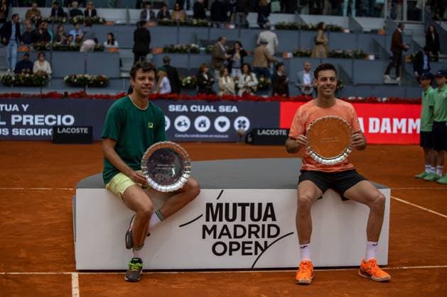 Men s doubles final on Matchday 12 of the Mutua Madrid Open at La Caja Mágica - 03 May 2025 Marcel Granollers (R) of Spain and Horacio Zeballos (L) of Argentina pose for a photo with their trophies from the Mutua Madrid Open men s doubles final after their victory against Marcelo Arévalo of El Salvador and Mate Pavic of Croatia, during the matchday 12 of the Mutua Madrid Open at La Caja Mágica. Final score: 6-4, 6-4 for Granollers and Zeballos Madrid Spain Copyright: xDavidxCanalesx xSOPAxImagesx DCFinaldoblesMascOpenMadrid1MAYO-60