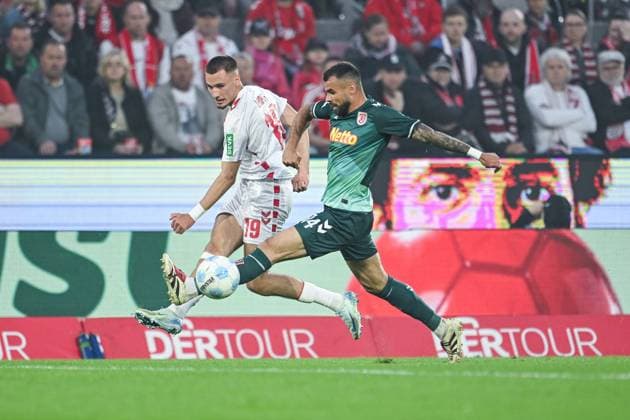 03 05 2025, Soccer, 2 Bundesliga, 32 Matchday Season 2024 2025, 1 FC Köln Jahn Regensburg, Tim Lemperle 1 FC Köln , Robin Ziegele SSV Jahn Regensburg xRHR FOTO TKx Copyright: RHR-FOTOx RHR-FOTO TK