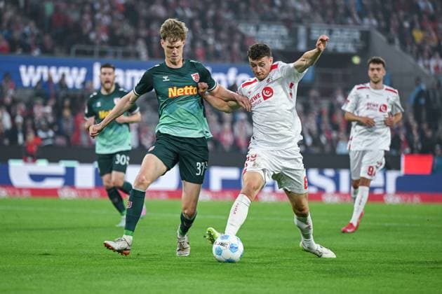 03 05 2025, Soccer, 2 Bundesliga, 32 Matchday Season 2024 2025, 1 FC Köln Jahn Regensburg, Leopold Wurm SSV Jahn Regensburg , Eric Martel 1 FC Köln xRHR PHOTO TKx Copyright: RHR-FOTOx RHR-FOTO TK