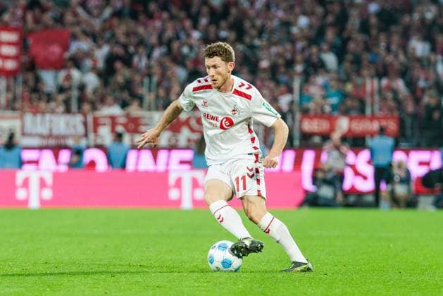 2 Fußball Bundesliga 1 FC Köln SSV Jahn Regensburg 03 05 2025 Florian Kainz 1 FC Köln, 11 am Ball 2 Fußball Bundesliga, 1 FC Köln SSV Jahn Regensburg, Köln, Rheinenergiestadion am 03 05 2025 DFL REGULATIONS PROHIBIT ANY USE OF PHOTOGRAPHS AS IMAGE SEQUENCES AND OR QUASI VIDEO Copyright: xBEAUTIFULxSPORTS Wunderlx