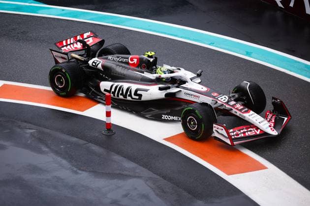 F1 - MIAMI GRAND PRIX 2025 87 BEARMAN Ollie Oliver (gbr), Haas F1 Team VF-25 Ferrari, action during the Formula 1 Crypto.com Miami Grand Prix 2025, 6th round of the 2025 FIA Formula One World Championship, WM, Weltmeisterschaft from May 2 to 4, 2025 on the Miami International Autodrome, in Miami Gardens, Florida, United States of America - Miami GardensUnited States  Copyright: xEricxAlonsox