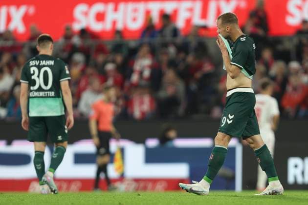 Eric Hottmann SSV Jahn Regensburg is disappointed during the 2 Bundesliga match between 1 FC Köln and Jahn Regensburg at RheinEnergieStadion on May 03, 2025 in Cologne, Germany Photo by Oliver Kaelke DeFodi Images Eric Hottmann SSV Jahn Regensburg looks dejected during the 2 Bundesliga match between 1 FC Köln and Jahn Regensburg at RheinEnergieStadion on May 3, 2025 in Cologne, Germany Photo by Oliver Kaelke DeFodi Images DFB DFL REGULATIONS PROHIBIT ANY USE OF PHOTOGRAPHS AS IMAGE SEQUENCES AND OR QUASI VIDEO Photo by Oliver Kaelke DeFodi Images