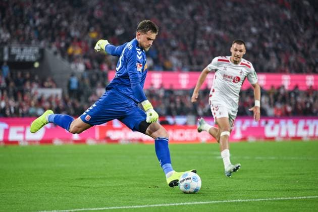 03 05 2025, Soccer, 2 Bundesliga, 32 Matchday Season 2024 2025, 1 FC Köln Jahn Regensburg, Julian Pollersbeck SSV Jahn Regensburg xRHR PHOTO TKx Copyright: RHR-FOTOx RHR-FOTO TK