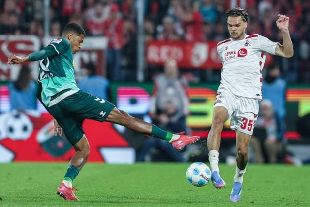 Soccer 2 Bundesliga 32 Matchday 1 FC Köln SSV Jahn Regensburg on 03 05 2025 at RheinEnergieStadion in Cologne Noah Ganaus Regensburg , left Max Finkgräfe Köln , right DFL regulations prohibit any use of photographs as image sequences and or quasi video xJRx