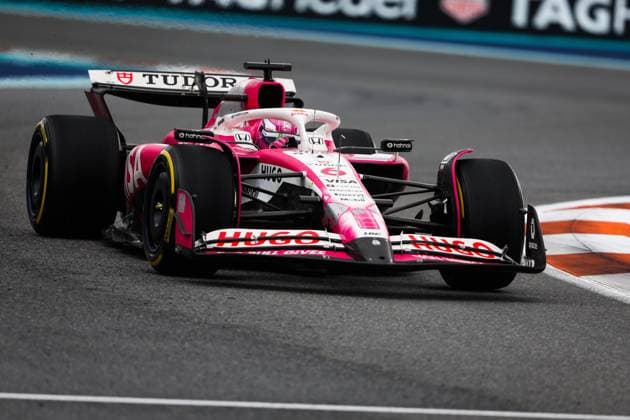 F1 - MIAMI GRAND PRIX 2025 06 HADJAR Isack (fra), Visa Cash App RB F1 Team VCARB02, action during the Formula 1 Crypto.com Miami Grand Prix 2025, 6th round of the 2025 FIA Formula One World Championship, WM, Weltmeisterschaft from May 2 to 4, 2025 on the Miami International Autodrome, in Miami Gardens, Florida, United States of America - Miami GardensUnited States  Copyright: xANTONINxVINCENTx