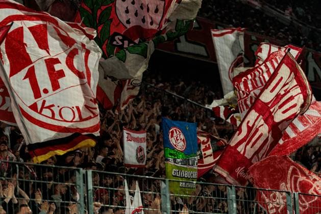 2 Soccer Bundesliga 1 FC Köln SSV Jahn Regensburg 03 05 2025 Flags 1 FC Köln Geissbockheim get 2 Soccer Bundesliga, 1 FC Köln SSV Jahn Regensburg, Köln, Rheinenergiestadion am 03 05 2025 DFL REGULATIONS PROHIBIT ANY USE OF PHOTOGRAPHS AS IMAGE SEQUENCES AND OR QUASI VIDEO Copyright: xBEAUTIFULxSPORTS Wunderlx