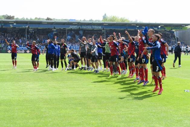 Players of Hamburger SV celebrating in front of their fans after the 2. Bundesliga match between SV Darmstadt 98 and Hamburger SV at Stadion am Böllenfalltor, Darmstadt, Germany. (Sven Beyrich SPP)  Copyright: xSvenxBeyrich SPPx spp-en-SvBe-20250503-ND5_8059