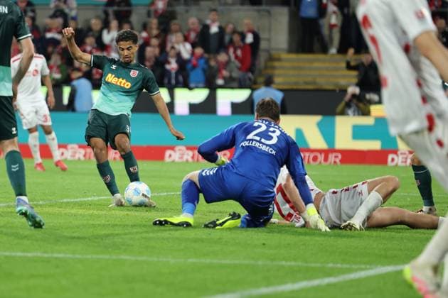 GER, 2 FBL, 1 FC Koeln vs SSV Jahn Regensburg 03 05 2025, Rheinenergie Stadion, Koeln, GER, 2 FBL, 1 FC Koeln vs SSV Jahn Regensburg, in the picture Bryan Hein Regensburg 3 , saves in the penalty area nordphotoxGmbHx xMeuter nph00351