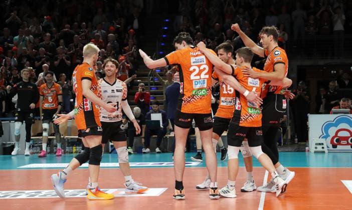Ruben Schott, Kyle Dagostino, Jake Hanes, Moritz Reichert, Johannes Tille, Tobias Krick cheers joy emotion jubilation Sport Volleyball Bundesliga Mens Play Off Final 3 Match Season 2024 2025 03 05 2025 BR Volleys Berlin BRV vs SVG Lüneburg