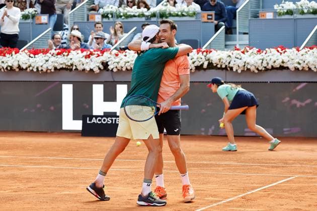 (L-R) Horacio Zeballos (ARG), Marcel Granollers (ESP), MAY 3, 2025 - Tennis : Horacio Zeballos and Marcel Granollers celebrate after winning Doubles Final match against Marcelo Arevalo and Mate Pavic pair on the ATP, Tennis Herren tour Masters 1000 tournaments Mutua Madrid Open tennis tournament at the Caja Magica in Madrid, Spain. Noxthirdxpartyxsales  (289433564)