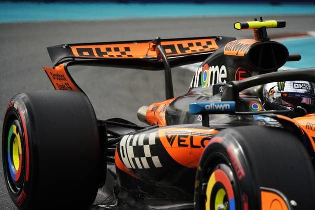 (250504) -- MIAMI, May 4, 2025 -- McLaren s driver Lando Norris of Britain drives during the qualifying session of the Formula One Miami Grand Prix at Miami International Autodrome in Miami, United States, May 3, 2025. ) (SP)U.S.-MIAMI-FORMULA 1-QUALIFYING WuxXiaoling 