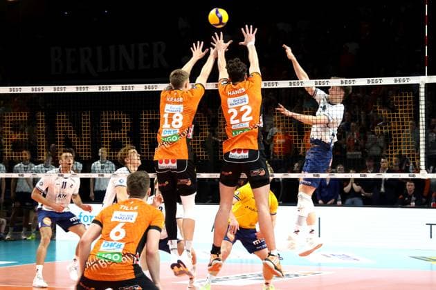 DEU, DVV, 1 VBL, BR Volleys vs Lueneburg, 03 05 2025, Max Schmeling Halle, Berlin, DEU, DVV, 1 VBL, BR Volleys vs Lueneburg, in the picture Florian Krage BR Volleys 18 , Jake Hanes BR Volleys 22 , Theo Mohwinkel Lueneburg 8 nordphotoxGmbHx xEngler nph00076
