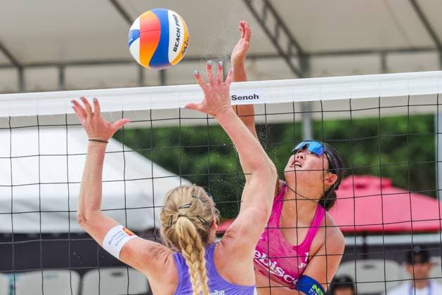(250504) -- LAGUNA PROVINCE, May 4, 2025 -- Ito Sakura (R) of Japan competes against Ieva Dumbauskaite of Lithuania during the women s semifinal match between Ieva Dumbauskaite Gerda Grudzinskaite of Lithuania and Ito Sakura Sawame Mayu of Japan at the Volleyball World Beach Pro Tour Futures in Laguna Province, the Philippines, May 4, 2025. ) (SP)PHILIPPINES-LAGUNA PROVINCE-VOLLEYBALL WORLD BEACH PRO TOUR FUTURES ROUELLExUMALI 