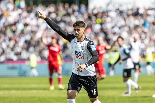 Soccer Men 2 Bundesliga 32 Matchday Season 2024 2025 SSV Ulm 1846 Soccer vs Hannover 96 03 05 2025 03 05 2025, Soccer, Season 2024 2025, 2 Bundesliga, 32 Matchday, SSV Ulm Hannover 96, 16 Aaron Keller SSV Ulm 1846 Soccer Photo Lucca Fundel DFL regulations prohibit any use of photographs as image sequences and or quasi video Ulm Donaustadion Baden Württemberg Germany