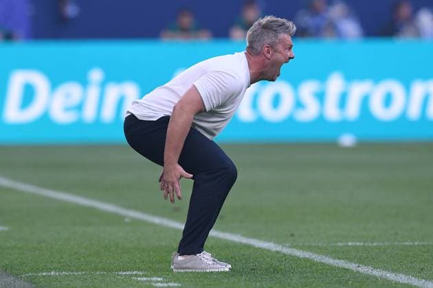 Soccer 2 Bundesliga 32 Matchday FC Schalke 04 SC Paderborn 07 on 02 05 2025 at the Veltins Arena in Gelsenkirchen Lukas Kwasniok Coach Head Coach Paderborn DFL regulations prohibit any use of photographs as image sequences and or quasi video xRx