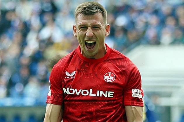 04 05 2025, xrekx, Fußball 2 Bundesliga, Karlsruher SC 1 FC Kaiserslautern v l Torjubel nach dem Tor zum 2 2 celebrating the goal celebrate durch Daniel Hanslik 1 FC Kaiserslautern DFL DFB REGULATIONS PROHIBIT ANY USE OF PHOTOGRAPHS as IMAGE SEQUENCES and or QUASI VIDEO Karlsruhe