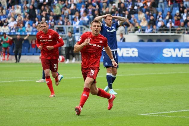 04 05 2025, Football, Men, 2 Bundesliga, Season 2024 2025, Karlsruher SC 1 FC Kaiserslautern, Goalscorer Daniel Hanslik 1 FC Kaiserslautern Karlsruhe BBBank Wildpark Baden Württemberg Germany EN Copyright: xSebastianxBachx
