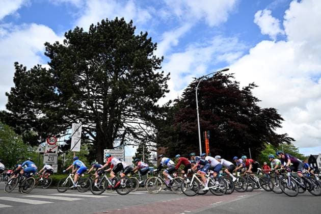 Illustration picture shows the pack of riders during the men s race at the road races at the UCI Para-Cycling Road World Cup event, Sunday 04 May 2025, in Brugge. The UCI Para-Cycling Road World Cup takes place from 01 to 04 May in Oostende and Brugge. LUCxCLAESSEN  x122645702x