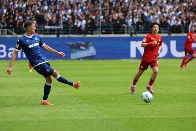 04 05 2025, Football, Men, 2 Bundesliga, Season 2024 2025, Karlsruher SC 1 FC Kaiserslautern, Nicolai Rapp Karlsruher SC , Daisuke Yokota 1 FC Kaiserslautern Karlsruhe BBBank Wildpark Baden Württemberg Germany EN Copyright: xSebastianxBachx