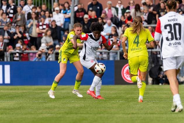 Match scene, offensive action Nicole Anyomi Eintracht Frankfurt, 19 , GER, Eintracht Frankfurt vs TSG 1899 Hoffenheim, Soccer, Google Pixel Women Bundesliga, 21 Matchday, Season 2024 2025, 04 05 2025, DFB DFL REGULATIONS PROHIBIT ANY USE OF PHOTOGRAPHS AS IMAGE SEQUENCES AND OR QUASI VIDEO, GER, Eintracht Frankfurt vs TSG 1899 Hoffenheim, Football, Google Pixel Womens Bundesliga, 21 Matchday, Season 2024 2025, 04 05 2025, Frankfurt am Main Copyright: xEibner-Pressefoto Jan-NiclasxGrox EP_JGG